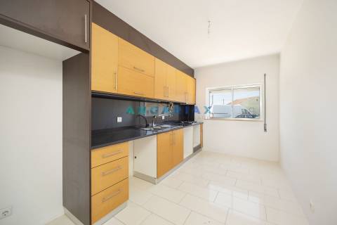ANG1613 - Apartamento T3 à venda em Gândara dos Olivais, Leiria