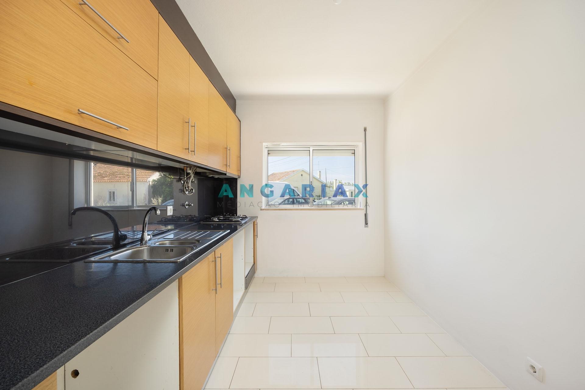 ANG1613 - Apartamento T3 à venda em Gândara dos Olivais, Leiria