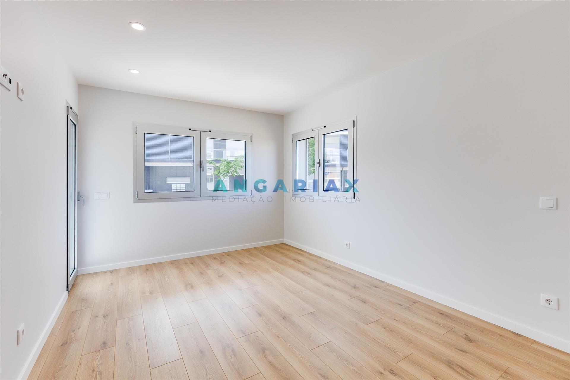 ANG1614 - Apartamento T1 para Venda em Marrazes,  Leiria