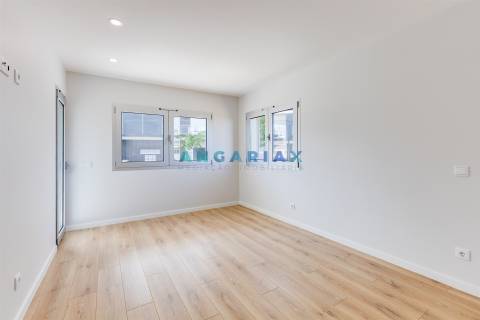 ANG1614 - Apartamento T1 para Venda em Marrazes,  Leiria