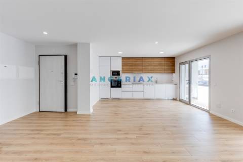 ANG1614 - Apartamento T1 para Venda em Marrazes,  Leiria