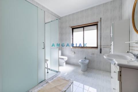 ANG1617 - Moradia T5 para Venda em Vieira de Leiria