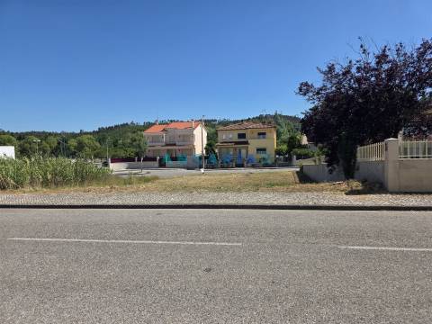 ANG1626 - Terreno para Venda em Ourém