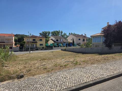 ANG1626 - Terreno para Venda em Ourém