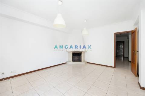 ANG1627 - Apartamento T3 para Venda em Telheiro, Leiria