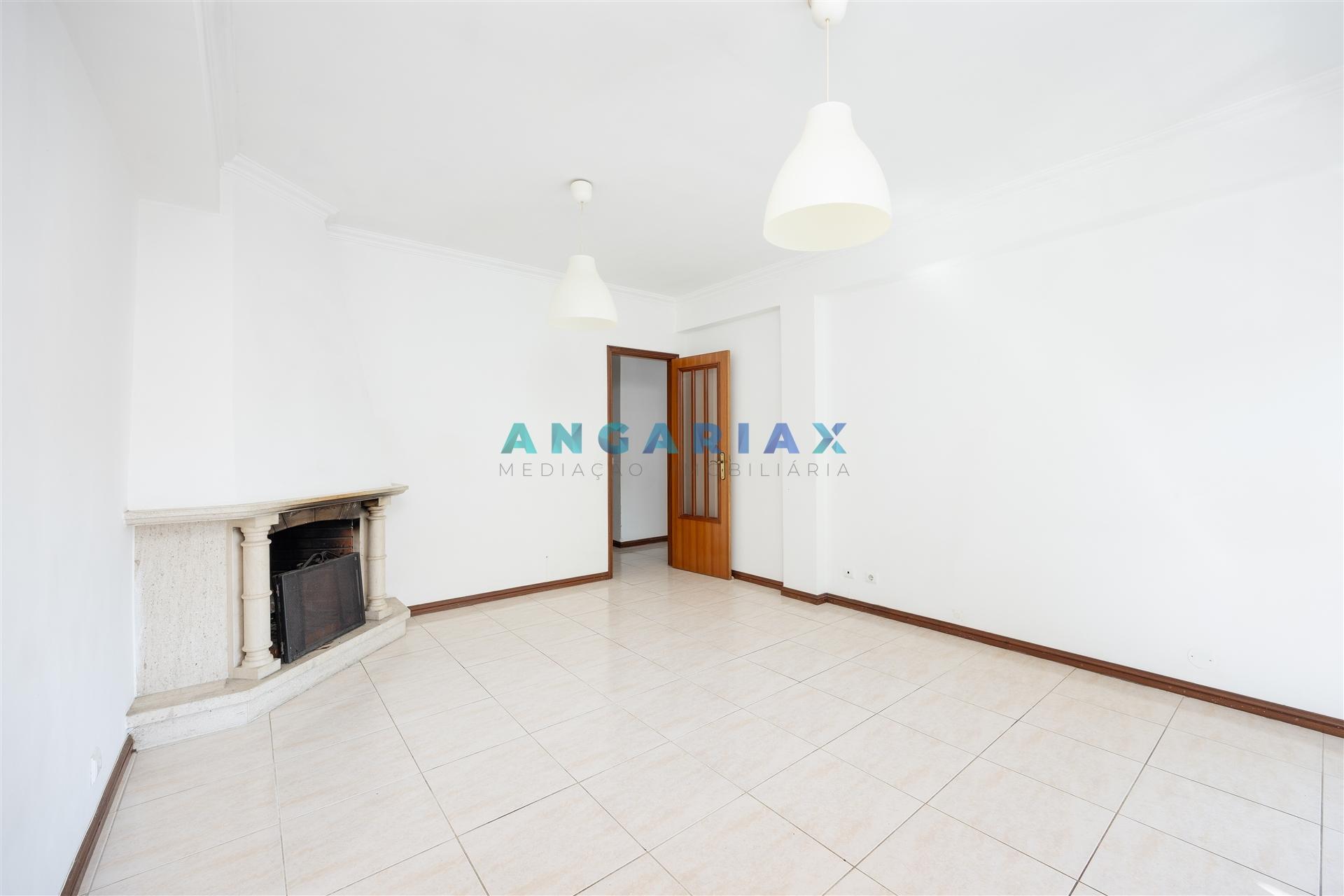 ANG1627 - Apartamento T3 para Venda em Telheiro, Leiria