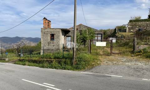 Armazém 500 m² - Tabuaço