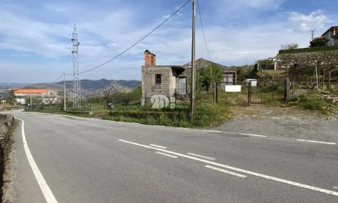 Armazém 500 m² - Tabuaço