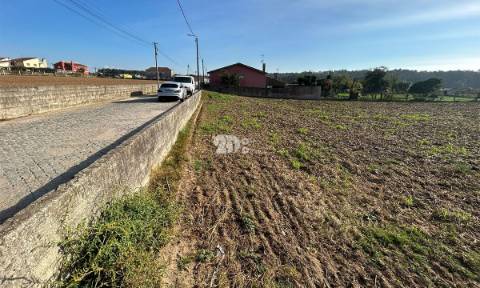 Terreno 1500m² p/ construção - Vilar e Mosteiró