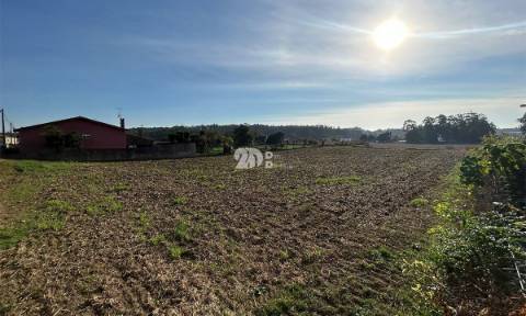 Terreno 1500m² p/ construção - Vilar e Mosteiró