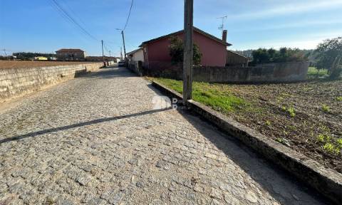 Terreno 1500m² p/ construção - Vilar e Mosteiró