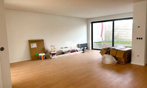 Moradia T3 - Lemenhe