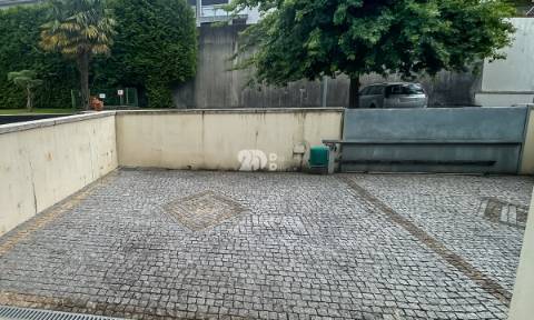 Moradia T4 (Arrendamento) - Nine