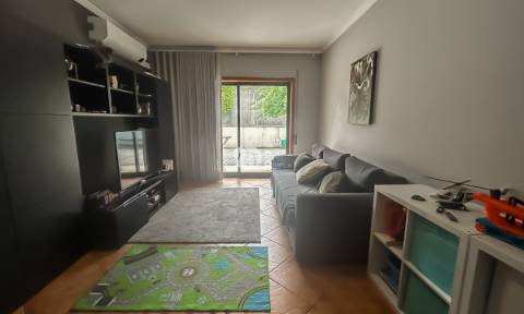 Moradia T4 (Arrendamento) - Nine