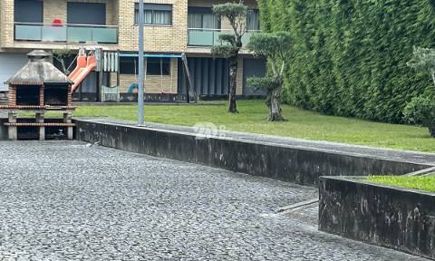 Moradia T4 (Arrendamento) - Nine