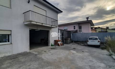 Armazém 119m² - Landim