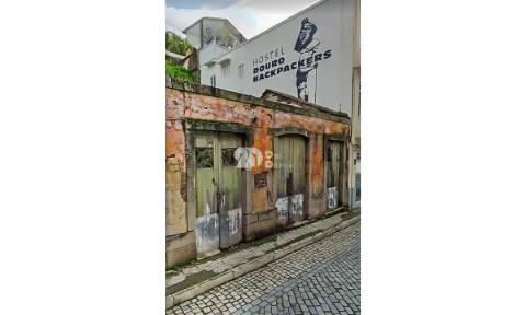 Moradia T5 restauro - Pinhão