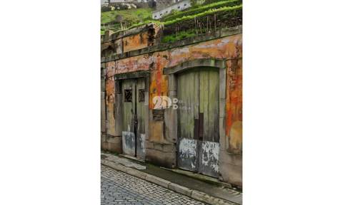 Moradia T5 restauro - Pinhão