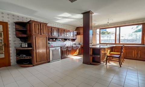 Moradia T6 - Lamaçães