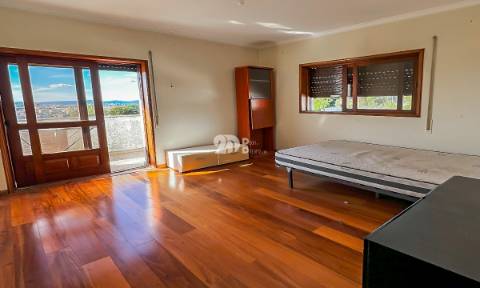 Moradia T6 - Lamaçães