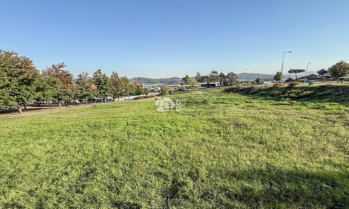 Lote de terreno 675m² - Vermoim