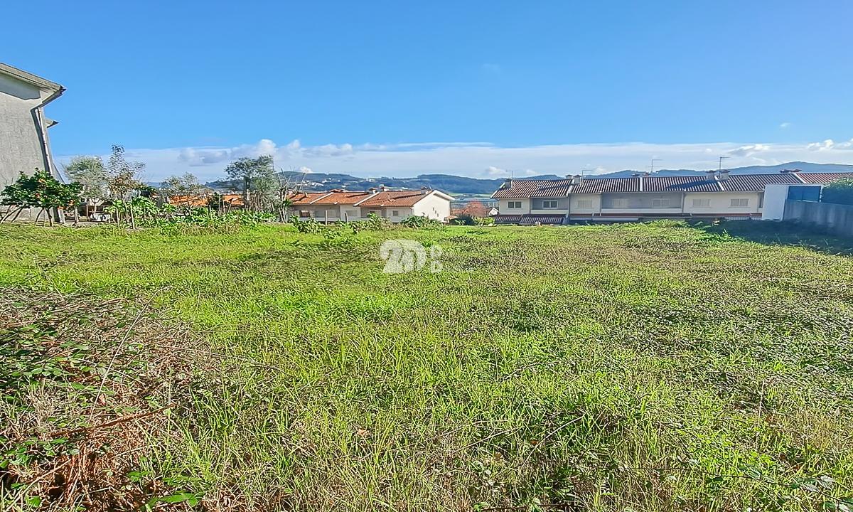 Terreno 1030m² - Vermoim