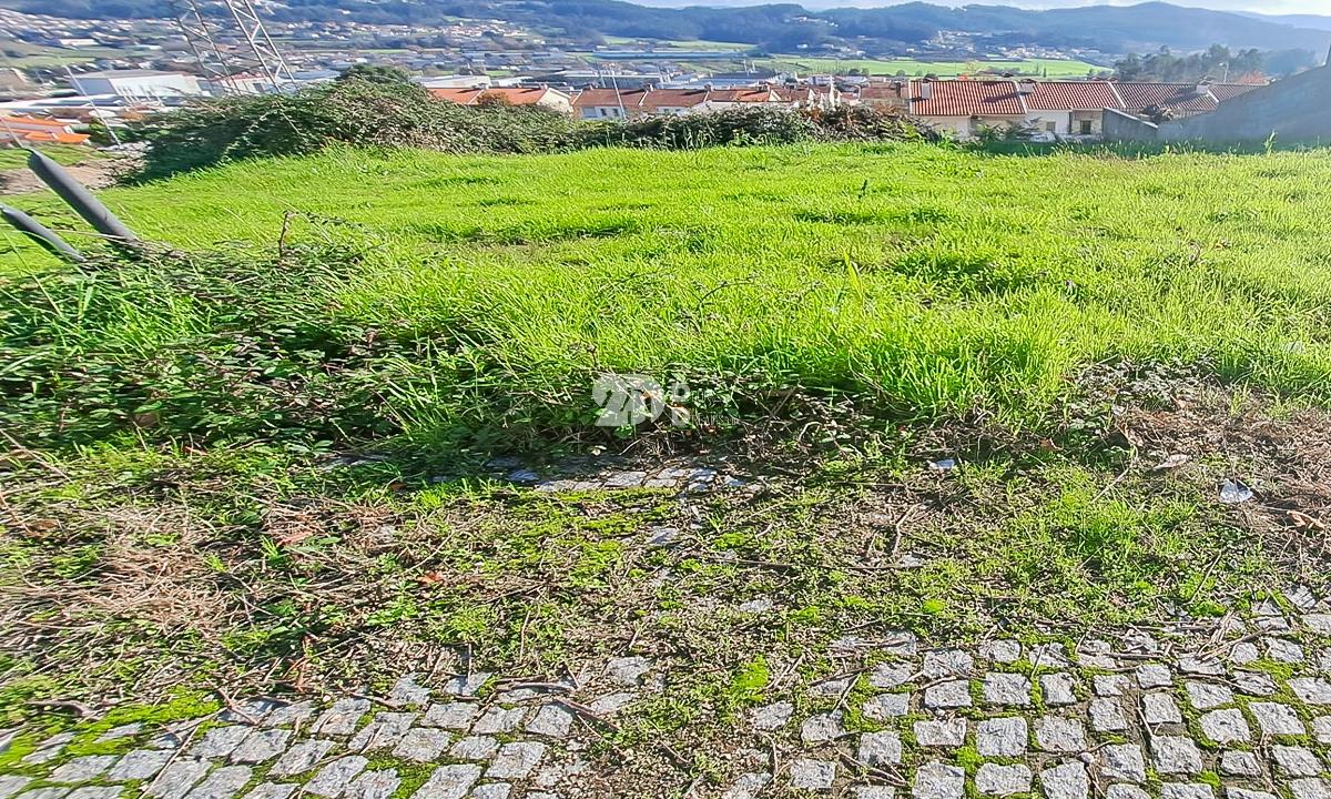 Terreno 1030m² - Vermoim