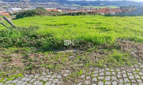 Terreno 1030m² - Vermoim