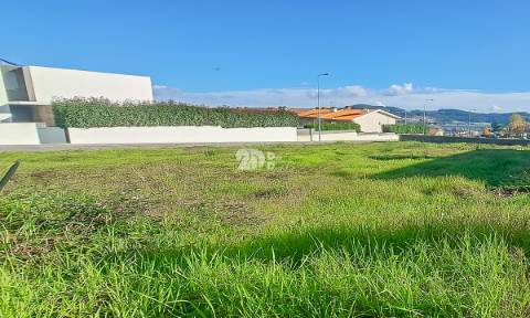 Terreno 1030m² - Vermoim