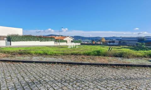 Terreno 1030m² - Vermoim