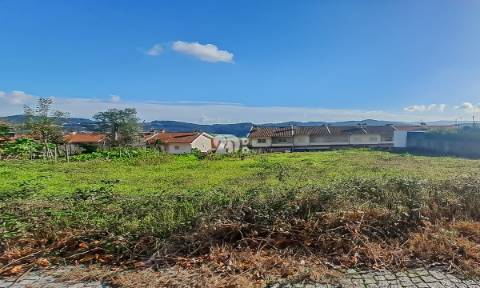 Terreno 1030m² - Vermoim