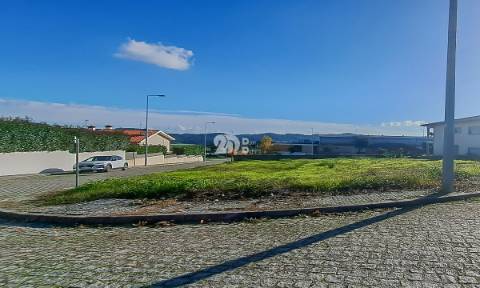 Terreno 1030m² - Vermoim