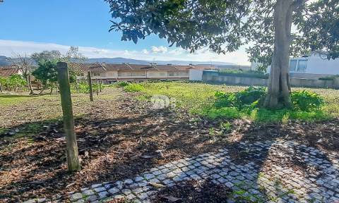 Terreno 1030m² - Vermoim