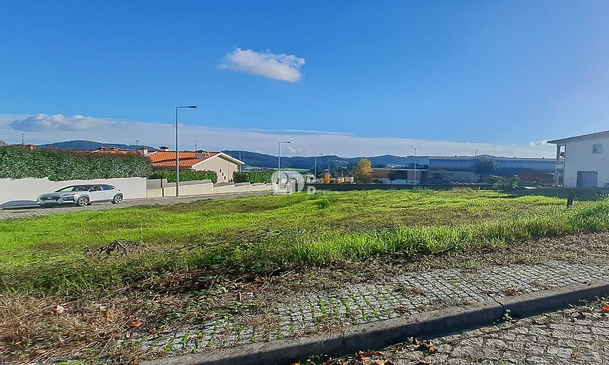 Terreno 760 m² - Vermoim