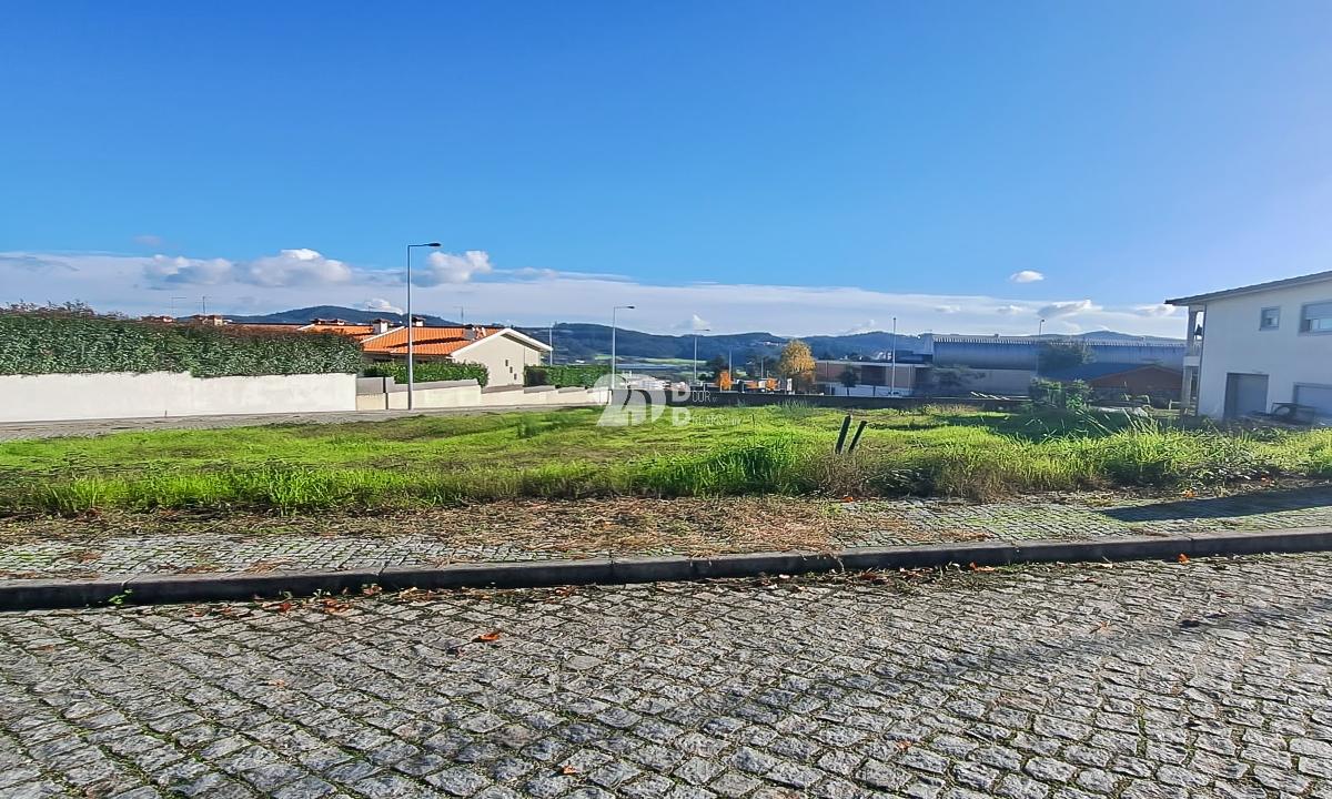 Terreno 760 m² - Vermoim