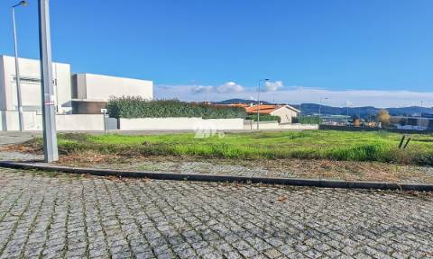 Terreno 1030m² - Vermoim