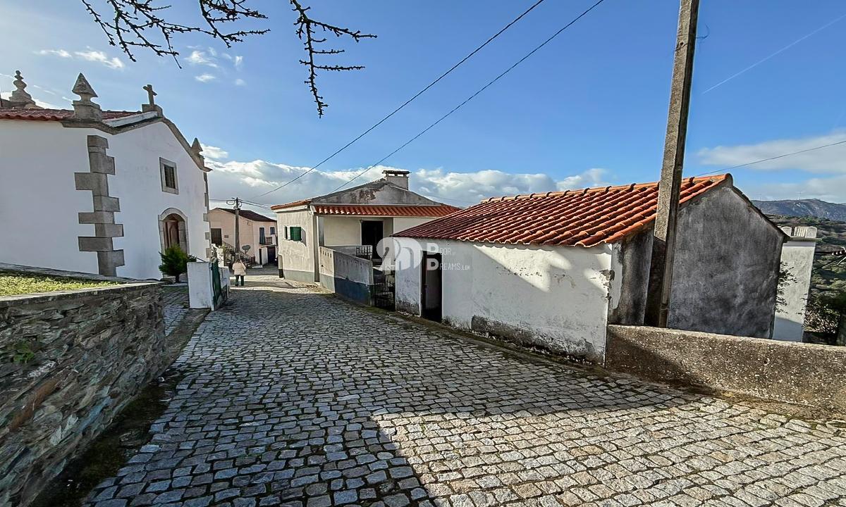 Moradia T3 - Tabuaço