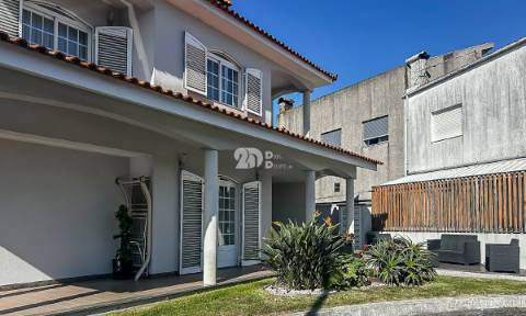 Moradia T4+1 - Lemenhe