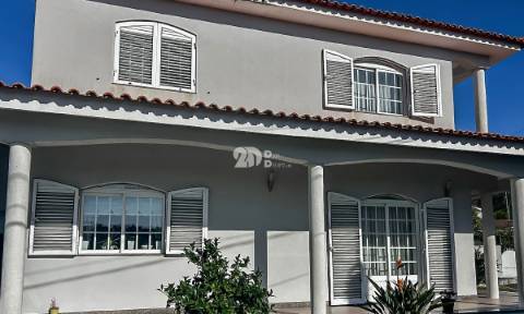 Moradia T4+1 - Lemenhe