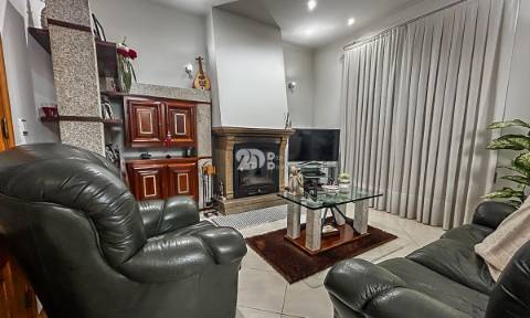 Moradia T4+1 - Lemenhe