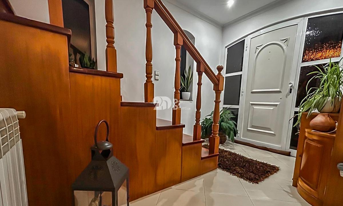 Moradia T4+1 - Lemenhe