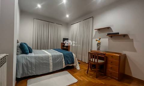 Moradia T4+1 - Lemenhe