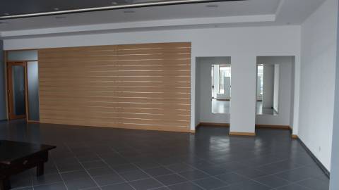 Loja  Venda em Vieira de Leiria,Marinha Grande