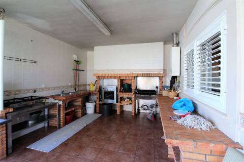 Moradia com 4 Quartos / Piscina / Regueira de Pontes / Leiria