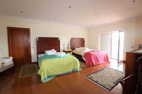 Moradia com 4 Quartos / Piscina / Regueira de Pontes / Leiria