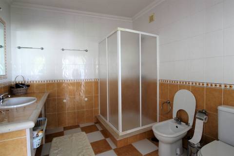 Moradia com 4 Quartos / Piscina / Regueira de Pontes / Leiria