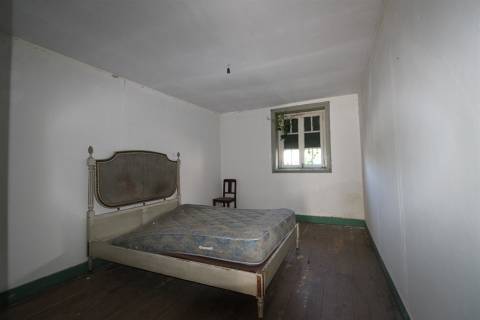 Prédio para remodelar, com projeto / Louriçal /Pombal