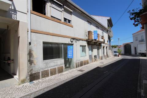 Prédio para remodelar, com projeto / Louriçal /Pombal
