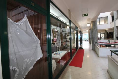 Lojas/Centro Comercial S.Francisco/Leiria