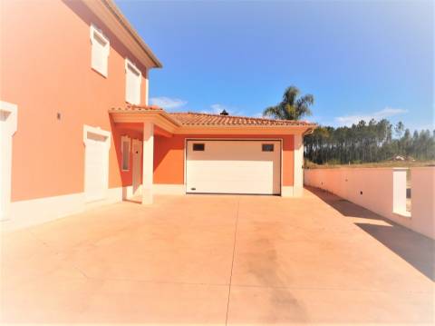 Moradia isolada T7 / Bidoeira de Cima/ Leiria